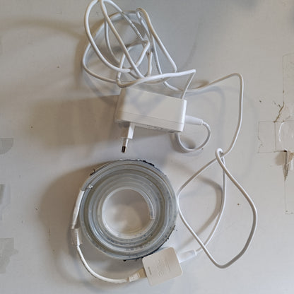 221199 - PHILIPS HUE Set Baze Lightstrip Plus 2 Metra, I Zgjerueshëm, Shirit LED i Qëndrueshëm, Dritë e Bardhë dhe me Ngjyra, I Errësueshëm, Lidhet nëpërmjet Bluetooth ose Hue Bridge, Funksionon me Alexa dhe Google Home