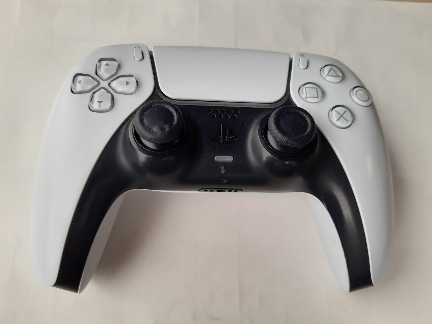 103790 - SONY PlayStation®5 - Kontrollues Pa Tel DualSense™, Ngjyrë e Bardhë