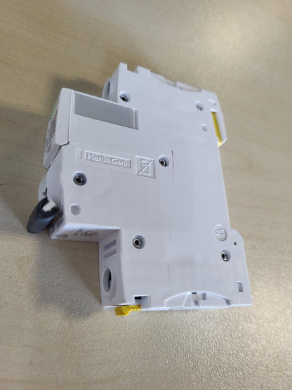 269300 - Ndërprerës qarku miniaturë Schneider Electric Acti9 iC60N, 1-pol, 20A, karakteristikë C, A9F04120, 1 copë