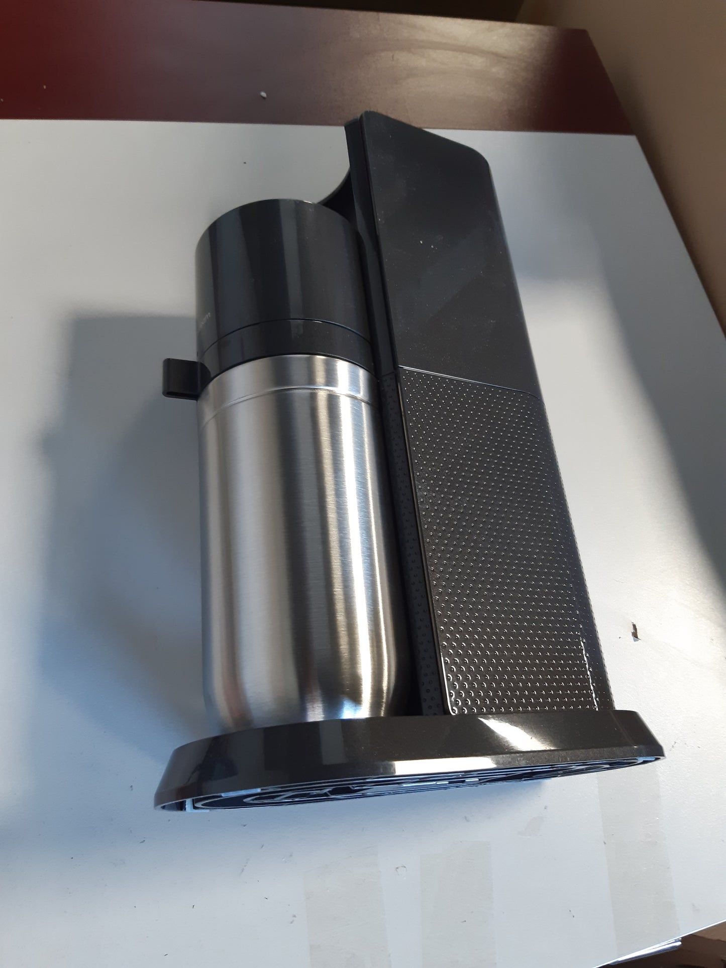 260118 - SODASTREAM - Përgatitës uji me gaz Duo, 1 shishe qelqi 1 litër, 1 shishe 1 litër pa BPA, i sigurt për lavastovilje, miqësor ndaj mjedisit, titan