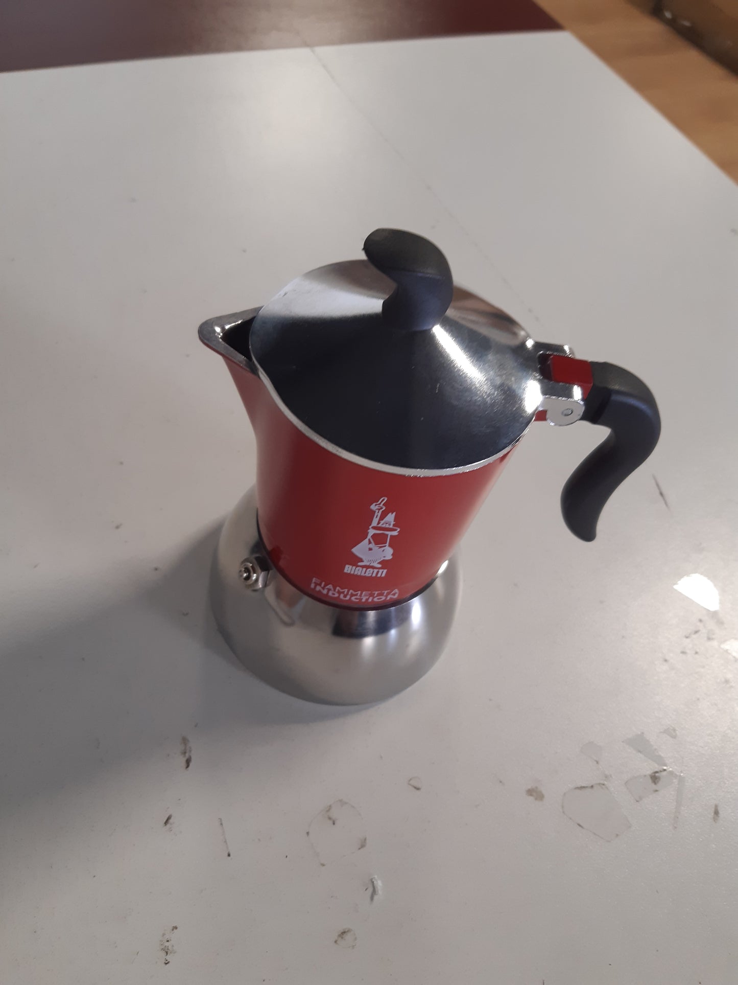 213479 - BIALETTI Makinë kafeje me induksion, 4 filxhanë (150 ml), e përshtatshme për të gjitha sobat, e kuqe