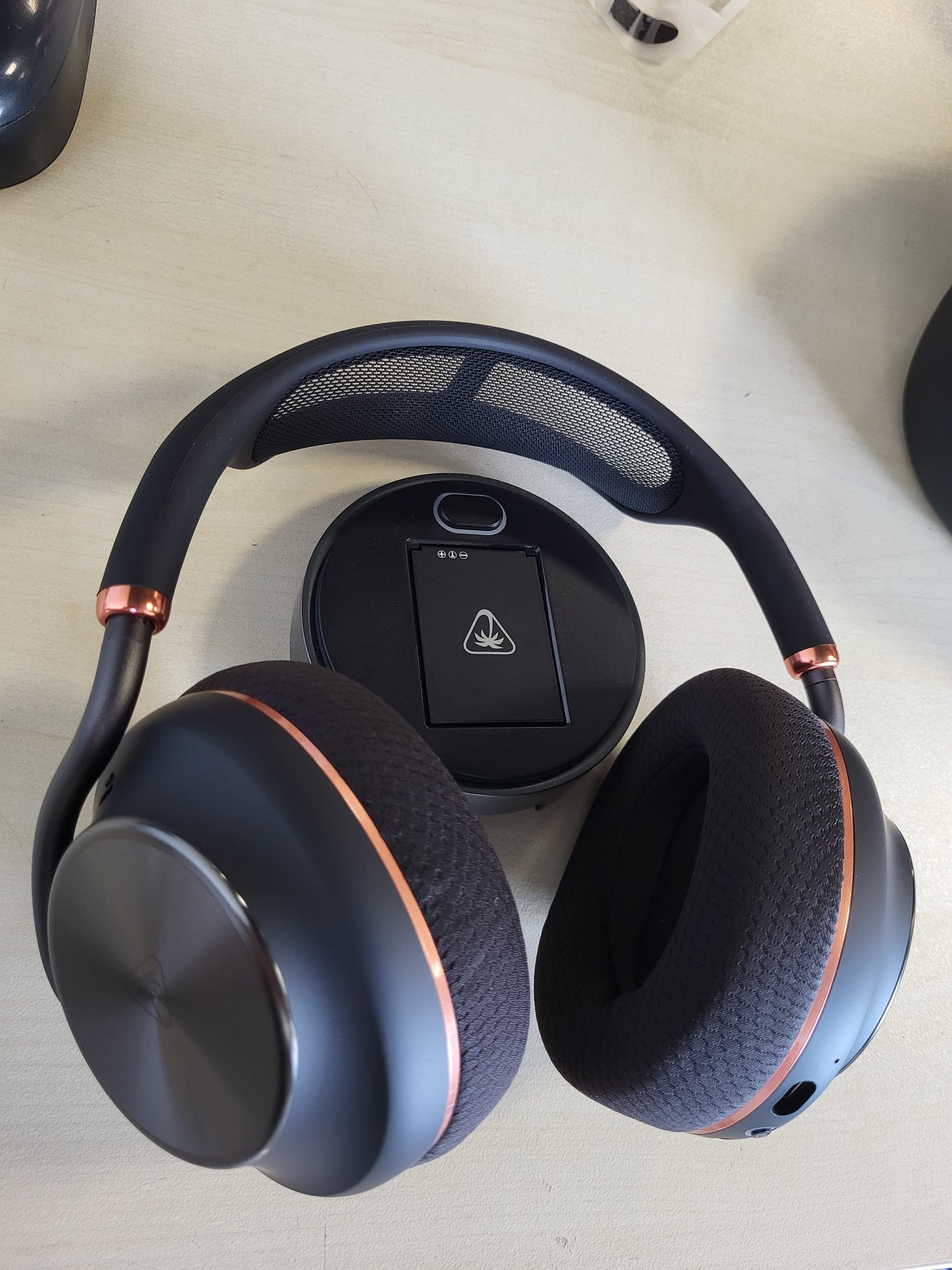 267530 - TURTLE BEACH Kufje pa tel Stealth Pro II të zeza për PC, PS5 dhe PS4, audio pa tel të çertifikuar me rezolucion të lartë, tingull hapësinor Dolby Atmos, izolim aktiv të zhurmës, CrossPlay 2.00