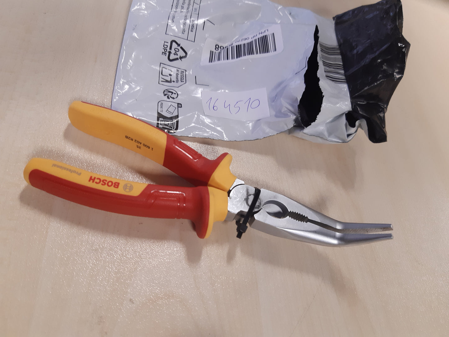 164510 - BOSCH PROFESSIONAL Darë me Gjilpërë të Gjatë të Pjerrët 40° – 200 mm, Të Certifikuara deri në 1,000 V, Të Izoluara nga Poliuretani Termoplastik (TPU)