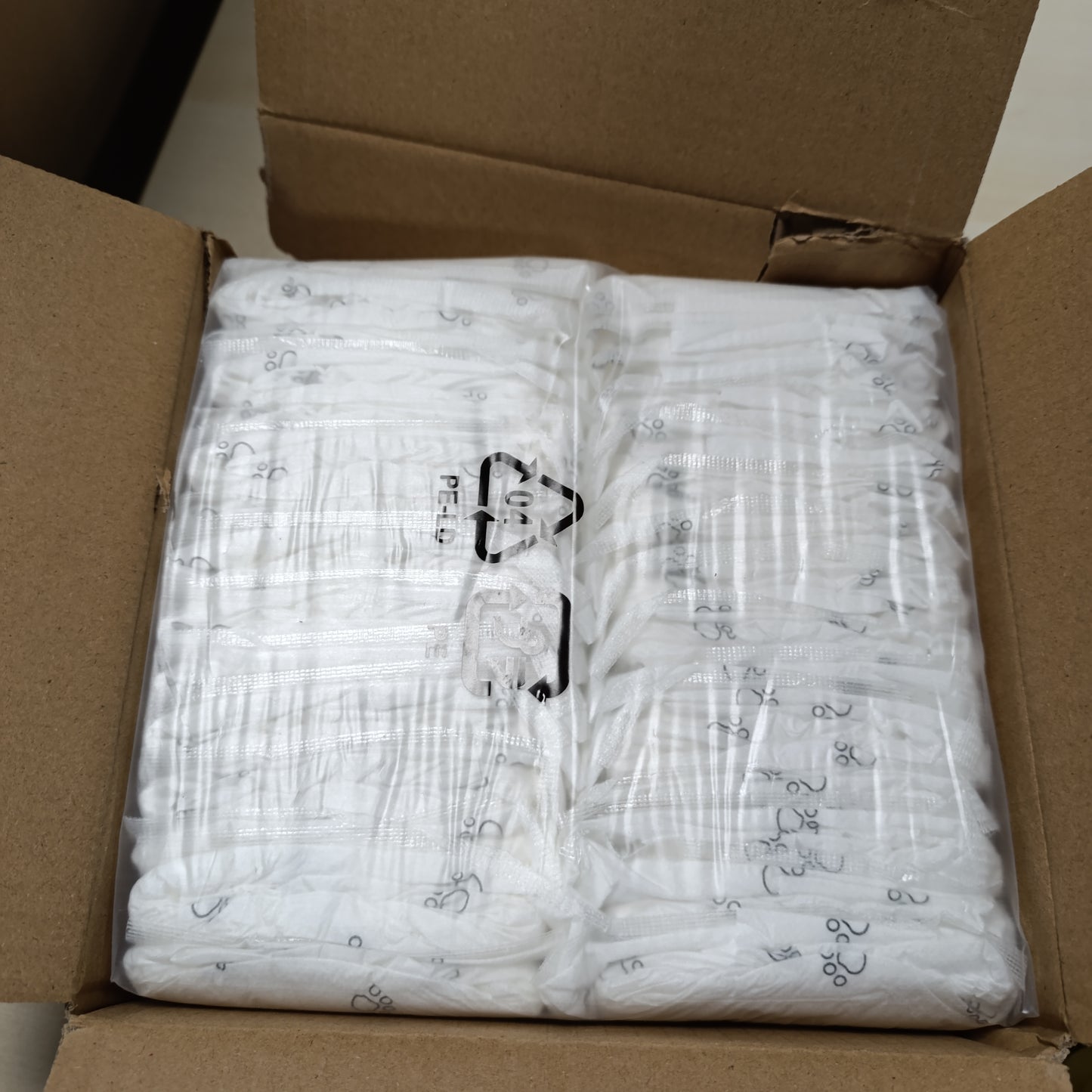 185220 - AMAZON BASICS Pelenat për Qen Meshkuj, Madhësia XS, Pako 30 Copë, Ngjyra e Bardhë