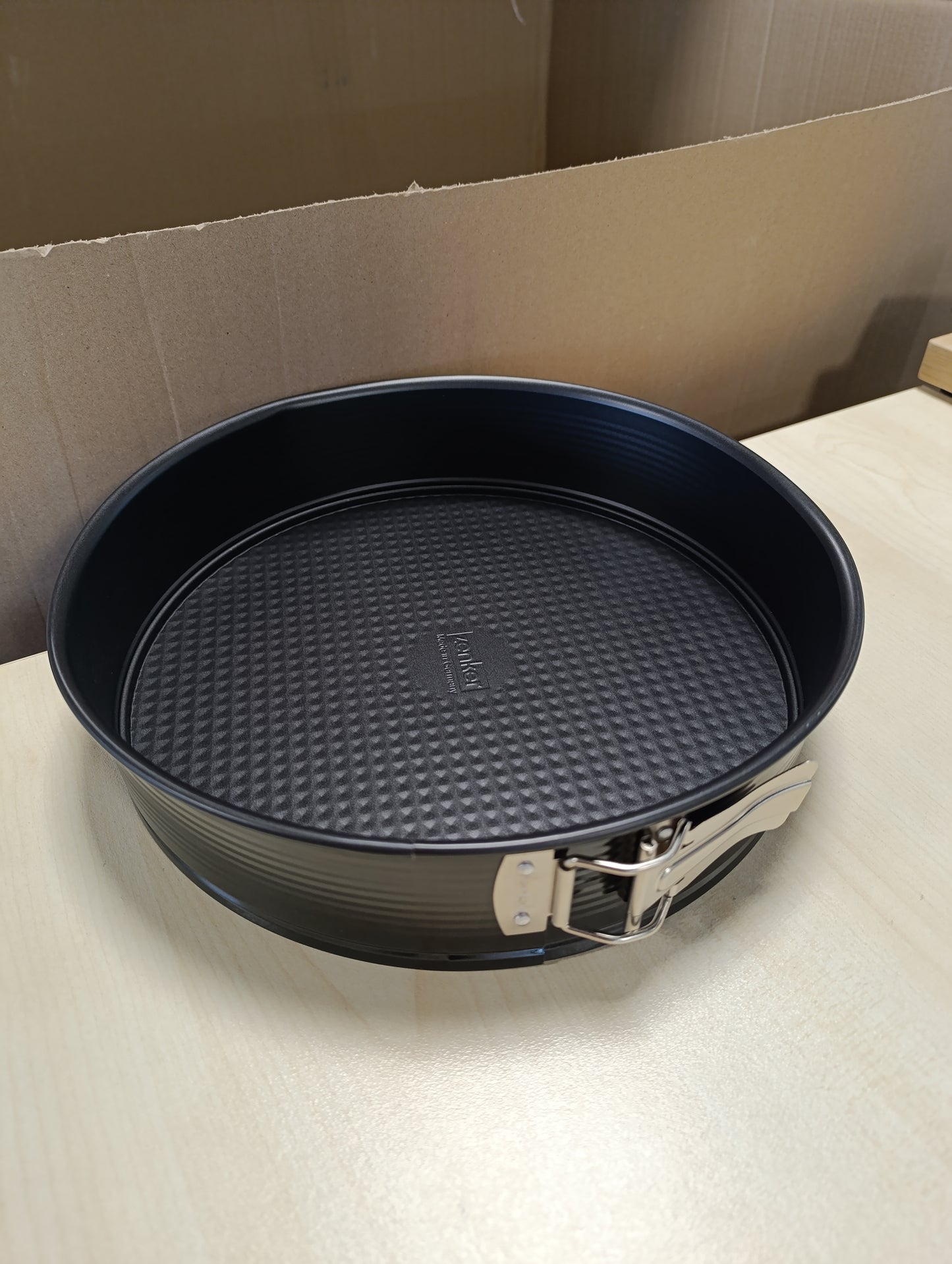 253238 - ZENKER Tavë pjekjeje me sustë Ø 28 cm, tavë pjekjeje me shtresë jo ngjitëse, tavë e rrumbullakët për tortë, sasia: 1 copë