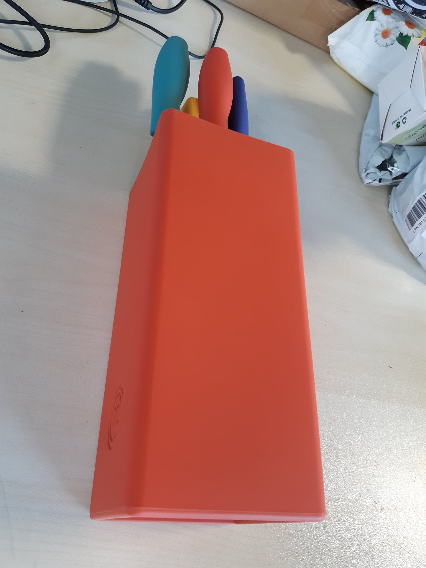 213745 - MASTERCHEF Bllok thikash me thika, Set thikash të mprehta me thikë kuzhine, tehe çeliku inox, dorezë e butë, 6 pjesë, shumëngjyrëshe