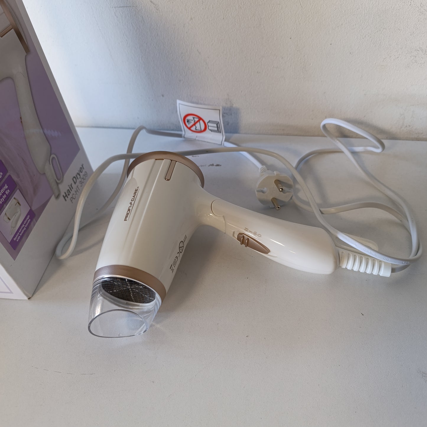 267139 - PROFICARE Tharëse flokësh e palosshme, 1400W, dorezë e palosshme, 2 shpejtësi, ftohje për rregullimin e stilimit, mbrojtje nga mbinxehja, PC-HT 3009 shampanjë