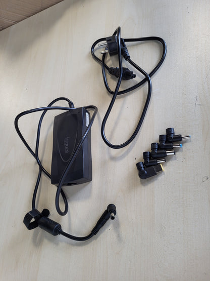 268249 - IGGUAL Karikues Universal për Laptop 150W - 6 Lidhëse DC, Adaptues AC/DC me Rregullim Automatik të Tensionit për Përputhshmëri Maksimale (HP, ASUS, Acer, etj.), Mbrojtje të Avancuara. (CUA-6T-150W)