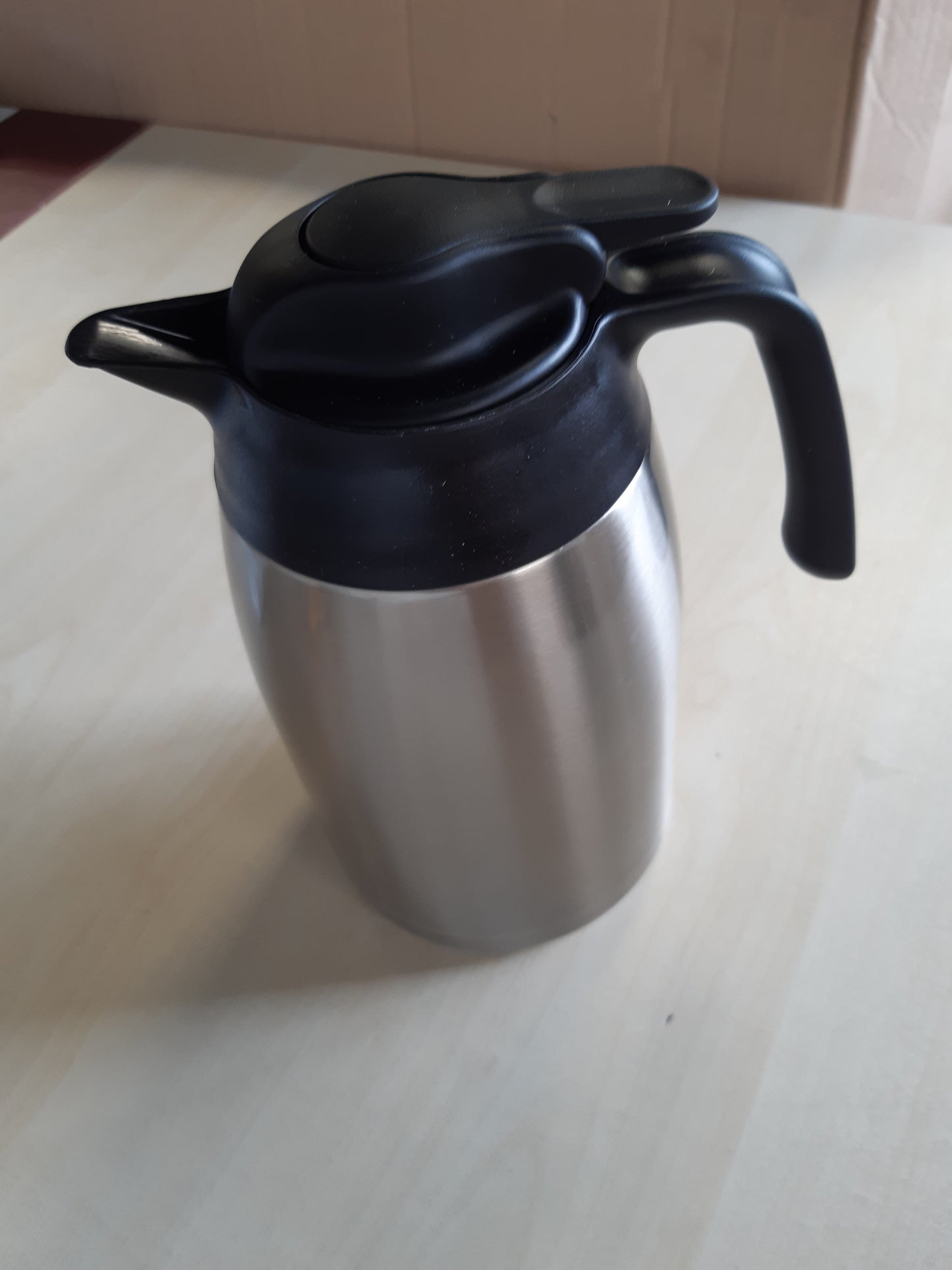250649 - TERMOS THV 1.50l, çelik inox, mban pijet të ngrohta për 12 orë / të ftohta për 24 orë, plotësisht i papërshkueshëm nga rrjedhjet, hapje e madhe, i përshtatshëm për kafe dhe çaj, i sigurt për lavastovilje, kapak i lëvizshëm