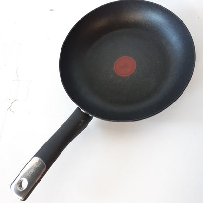 261168 - TEFAL - Explore Stone - Tigan 24 cm - Dorezë e fiksuar - Veshje jo-ngjitëse - I përshtatshëm për soba me induksion - Termo-Signal