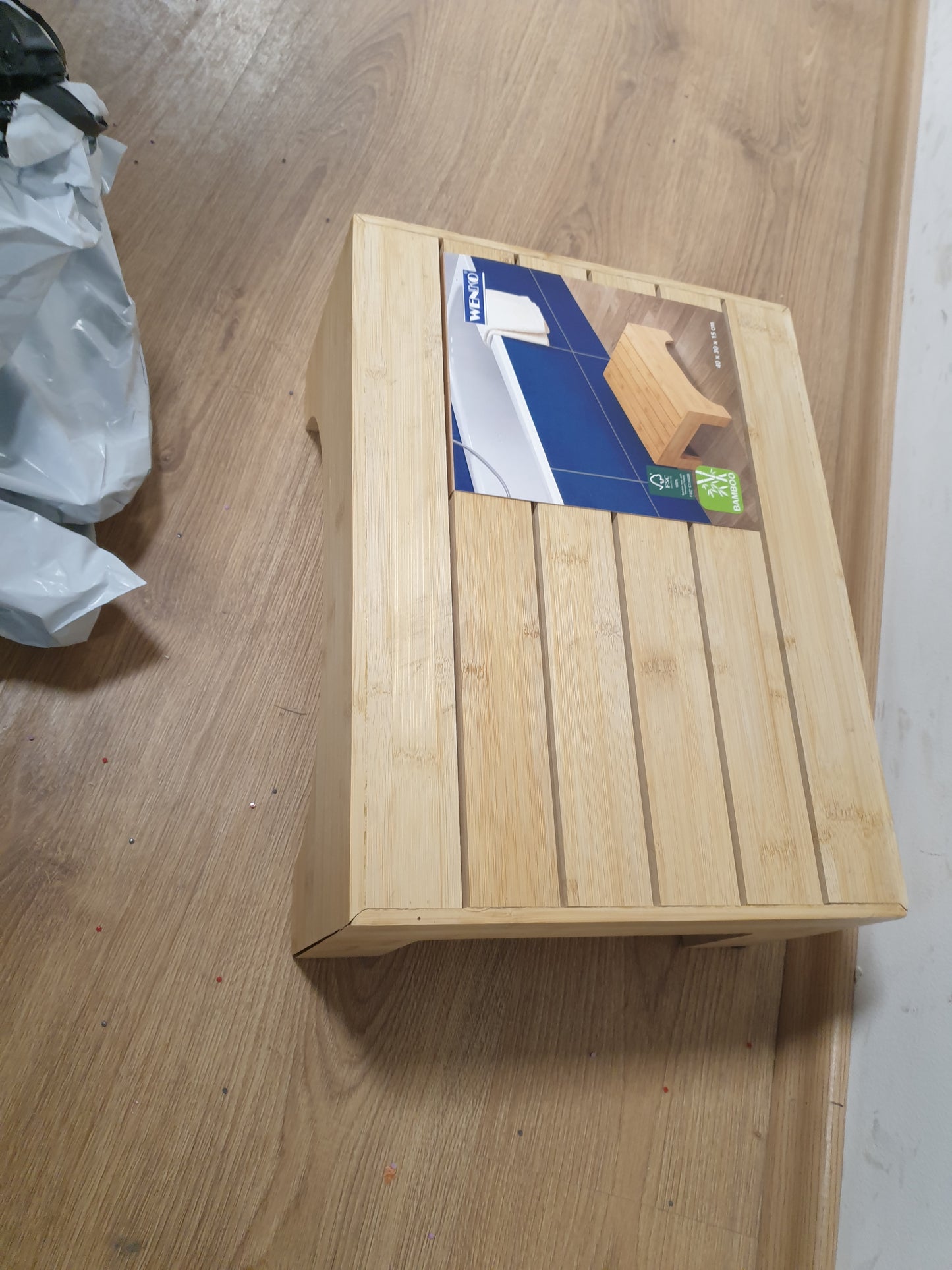 226511 - WENKO Karrige banjoje Bambooa, Karrige me shkallë prej bambuje, Ndihmon për të hyrë dhe dalë nga vaska, 40 x 15 x 30 cm, Natyrale