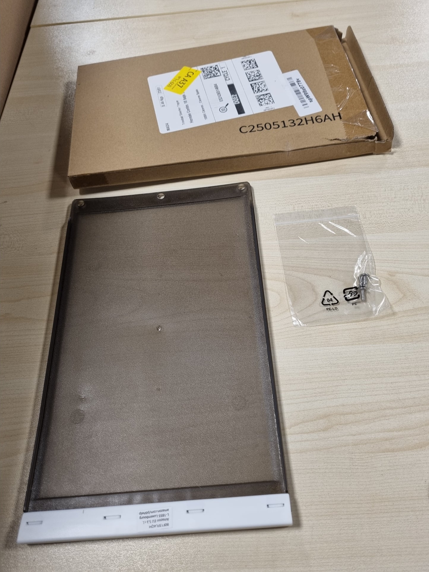 222683 - AMAZON BASICS | Kapak Zëvendësues për Qen dhe Mace | Mesatar | 18.8cm x 31.0cm | I Bardhë dhe Gri.