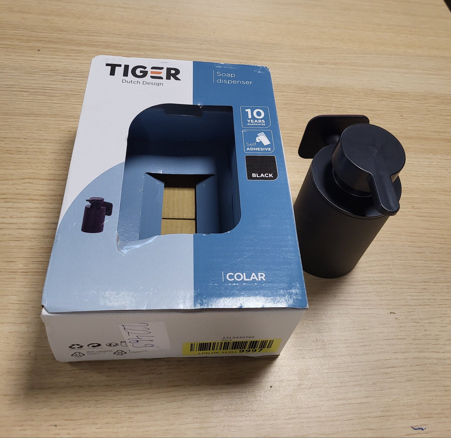 222469 - TIGER Dispenser sapuni Colar i montuar në mur, çelik inox, e zezë e veshur me pluhur