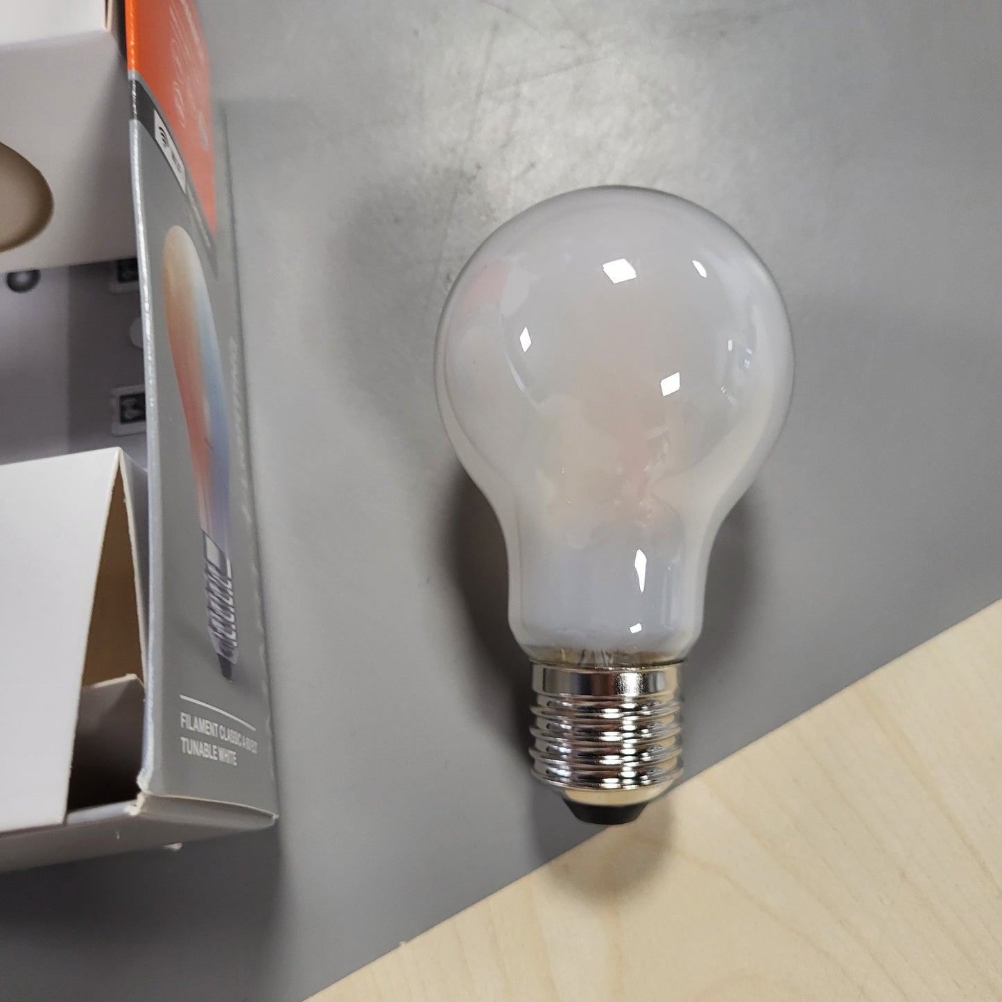 258199 - LEDVANCE Llampa LED Smart me Teknologji WiFi, Bazë E27, Errësueshme, 2700-6500K, Zëvendëson 60W