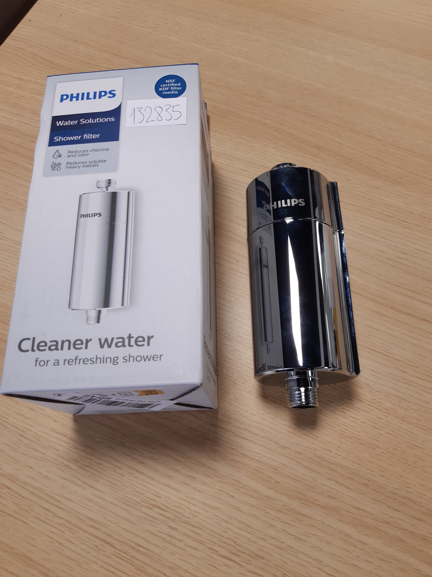 132835 - PHILIPS Filtër Dushi me 1 Fishek Zëvëndësues - Kapacitet 50,000 L, Zvogëlon Klorin deri në 99%, Përshtatet të Gjitha Tubave dhe Rubinetave Standarde, Material Krom