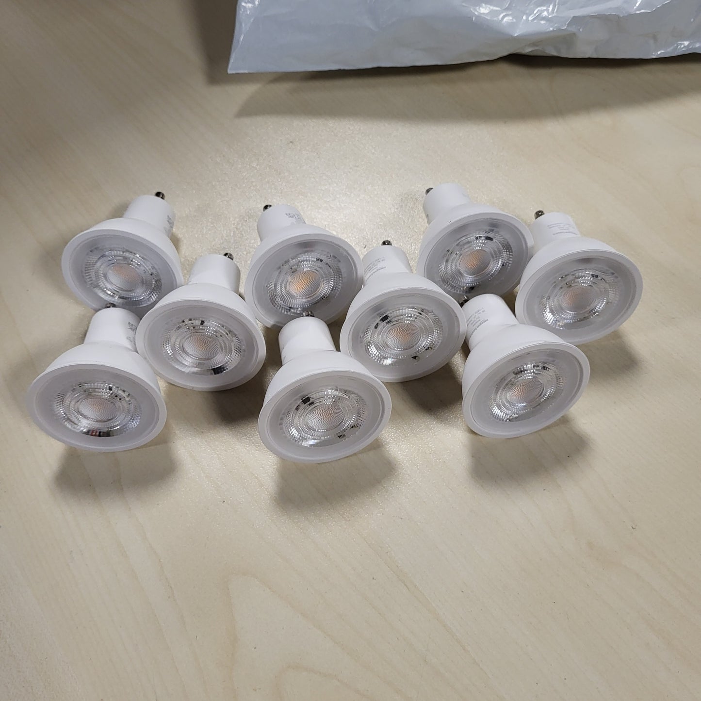 247960 - AMAZON BASICS Llampa LED GU10, 4.7 W (ekuivalente me 50 W inkandeshente), e bardhë e ngrohtë, pa errësim, 9 copë.