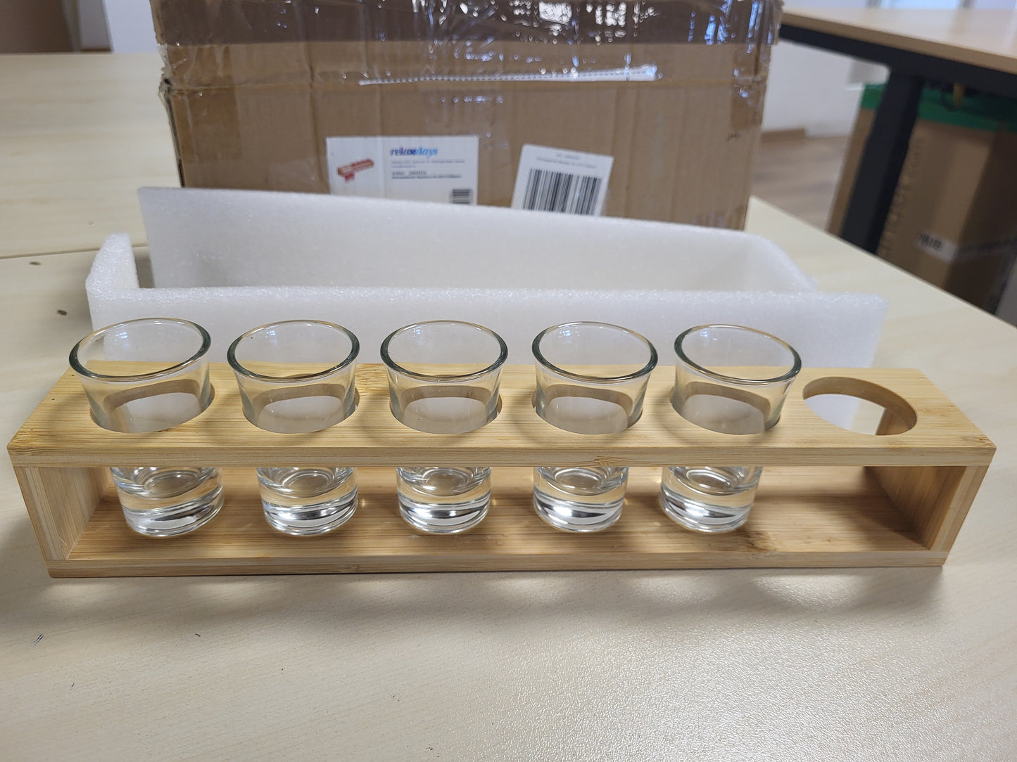 214223 - RELAXDAYS Tavolinë për Gota, Set me 6 Gota, 4 cl, Mbajtëse Bambuje
