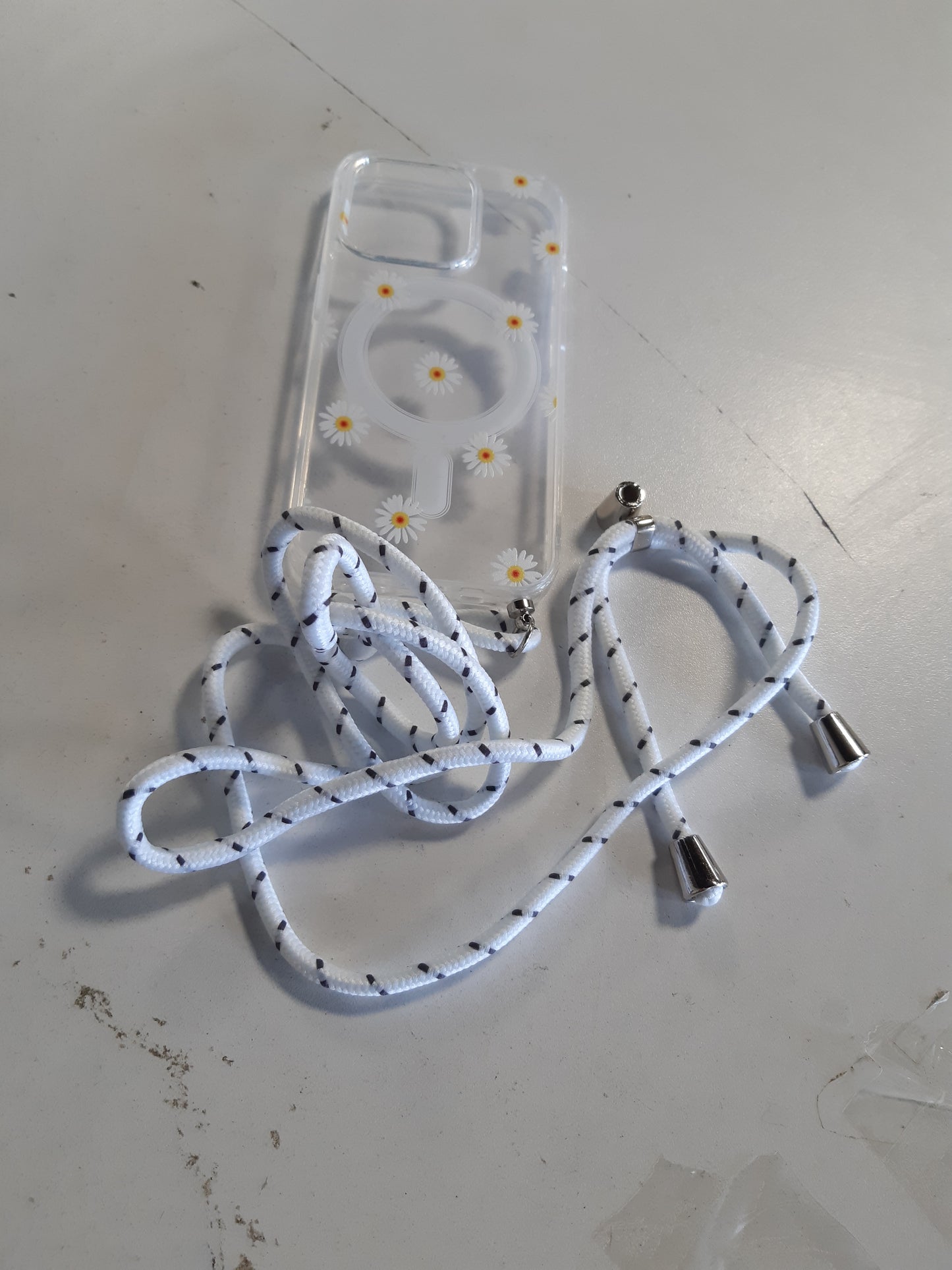 267088 - Yoedge Mbrojtëse Magnetike për iPhone 15 Pro 6.1", transparente, përputhshme me MagSafe, me rrip silikoni TPU, rezistente ndaj goditjeve, model margarita
