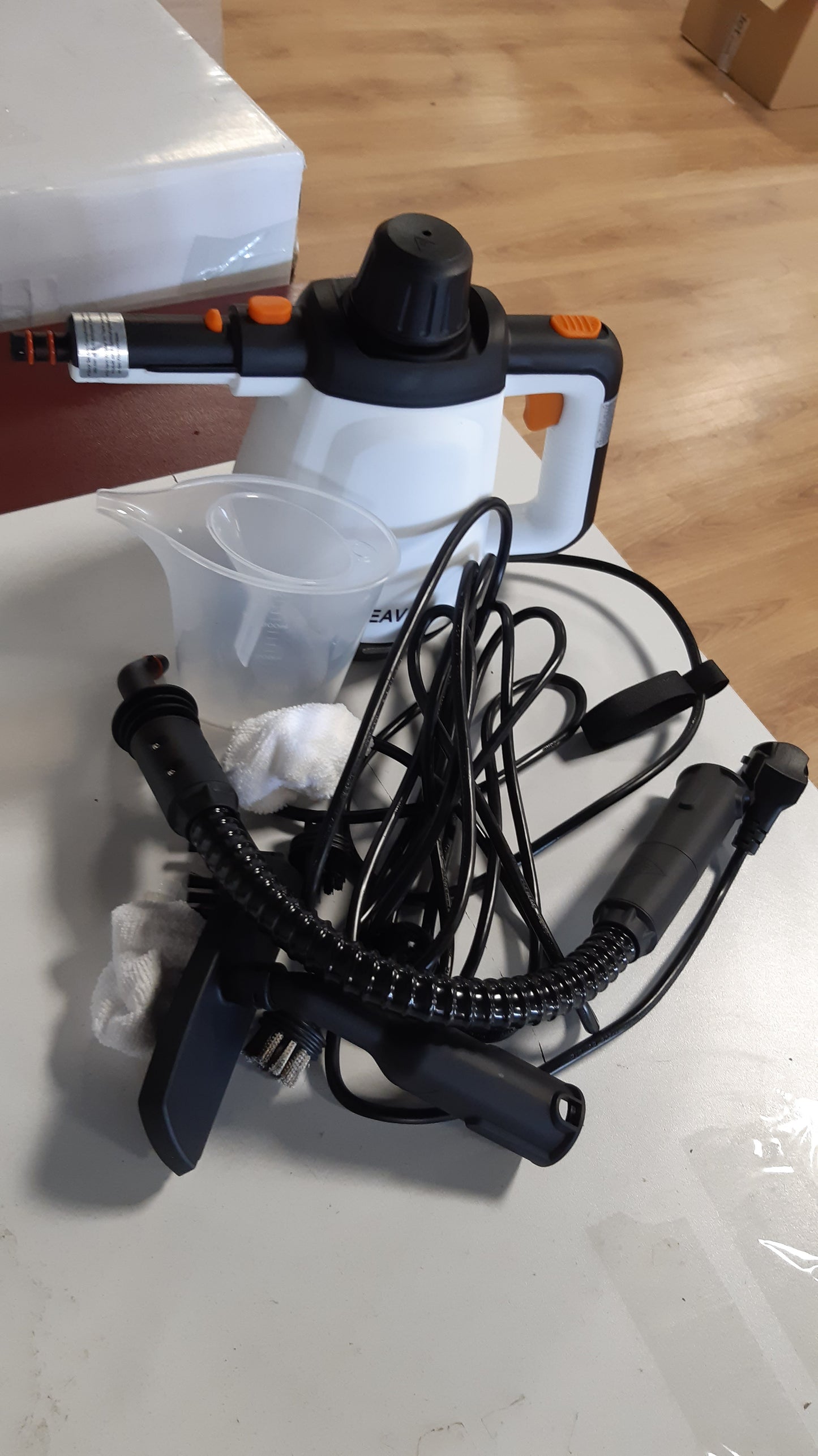 214019 - Pastrues me avull portativ, Pastrues me avull dore 110°F, Vaporetto shumëfunksional me 10 aksesorë dhe kabllo 5m
