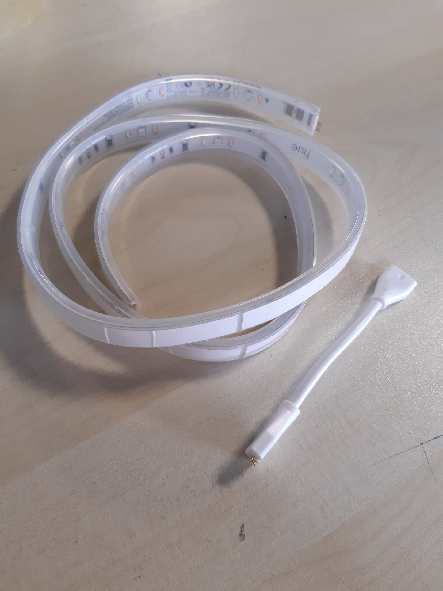 215195 - PHILIPS Hue White & Color Ambiance Lightstrip Plus Extension (1 m), shirit LED i errësueshëm