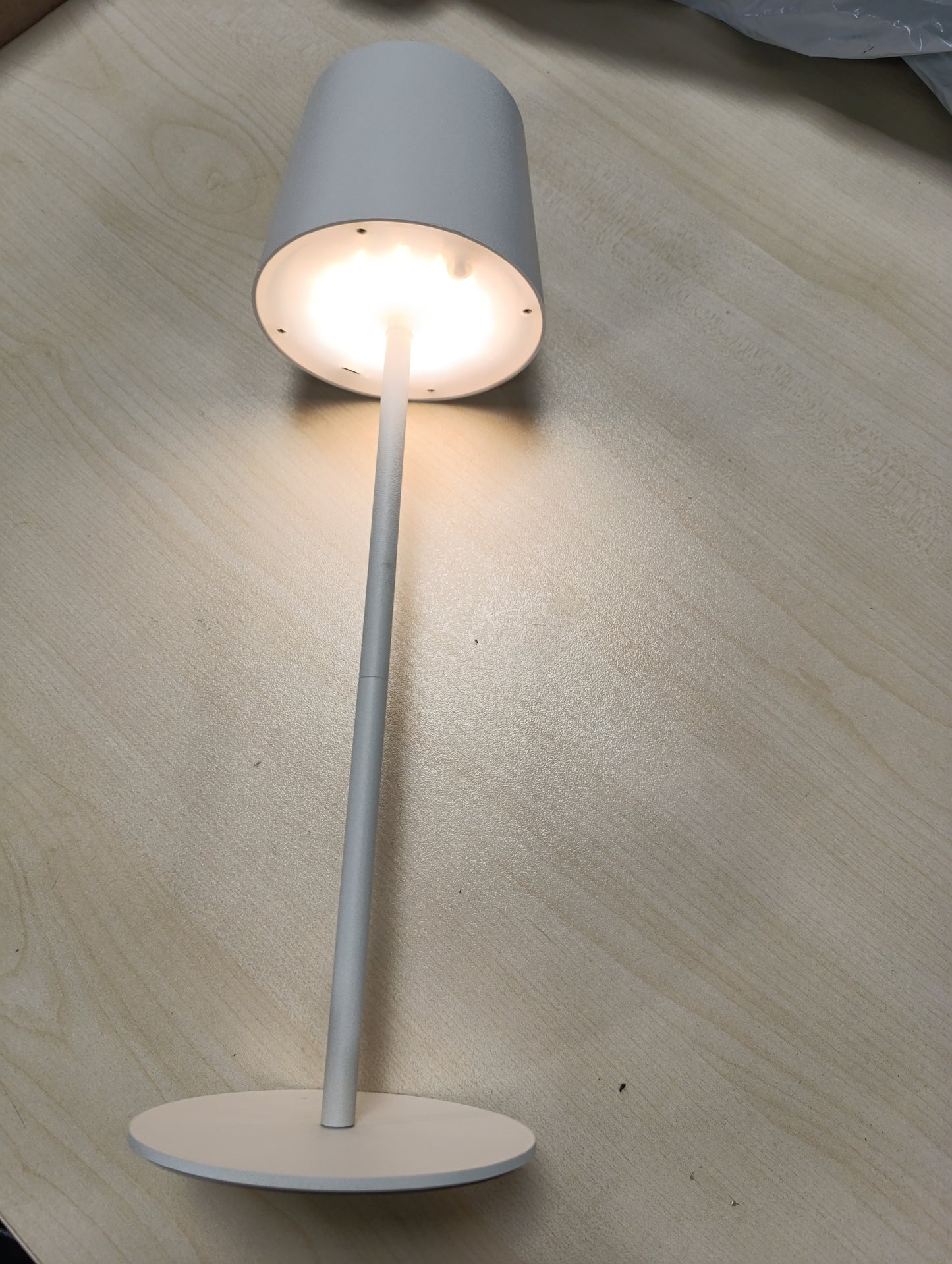 224685 - BRILONER Llambë Tavoline LED Pa Tel IP44, Kontroll me Prekje, Bateri e Zëvendësueshme, 11x34.5 cm, E Bardhë Ngjyrë E Ftohtë