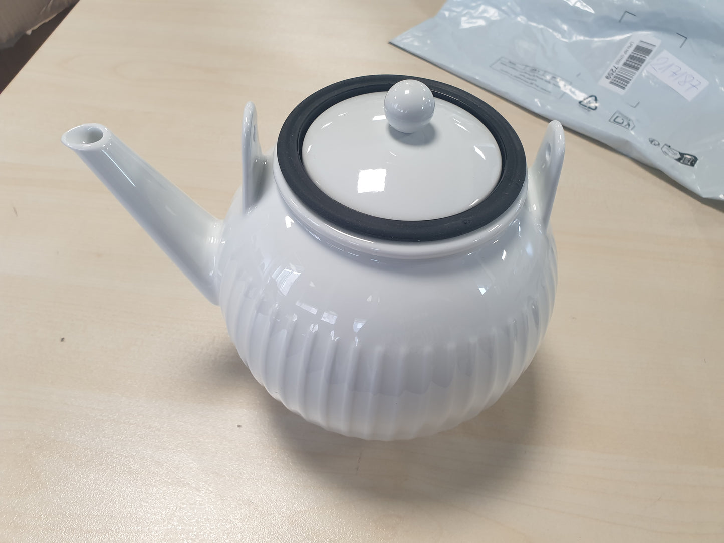 217187 - BODUM Çajnik prej porcelani 11920-03 DOURO, 1.5 L, sitë çeliku inox