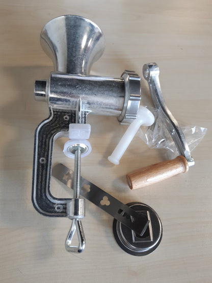 223297 - GSW Mulli mishi Madhësia Nr. 8, me teh dhe pllakë bluarjeje prej çeliku inox, për mish dhe perime, përfshirë aksesorin e brumit dhe shtytësin, Alumini, Argjendi