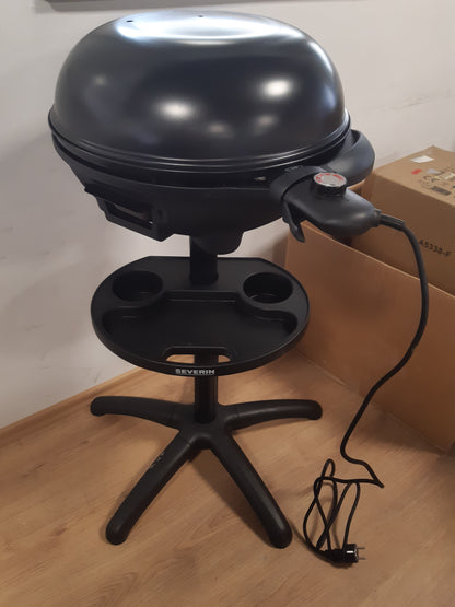 83230 - SEVERIN Skarë/Grilë Elektrike me Kapuç dhe Mbështetëse, Termostat, Pllakë me Veshje Qeramike, Fuqi 2,000W, Sipërfaqe Skare Ø 41 cm, Ngjyre E Zezë Mat, Modeli PG 8541