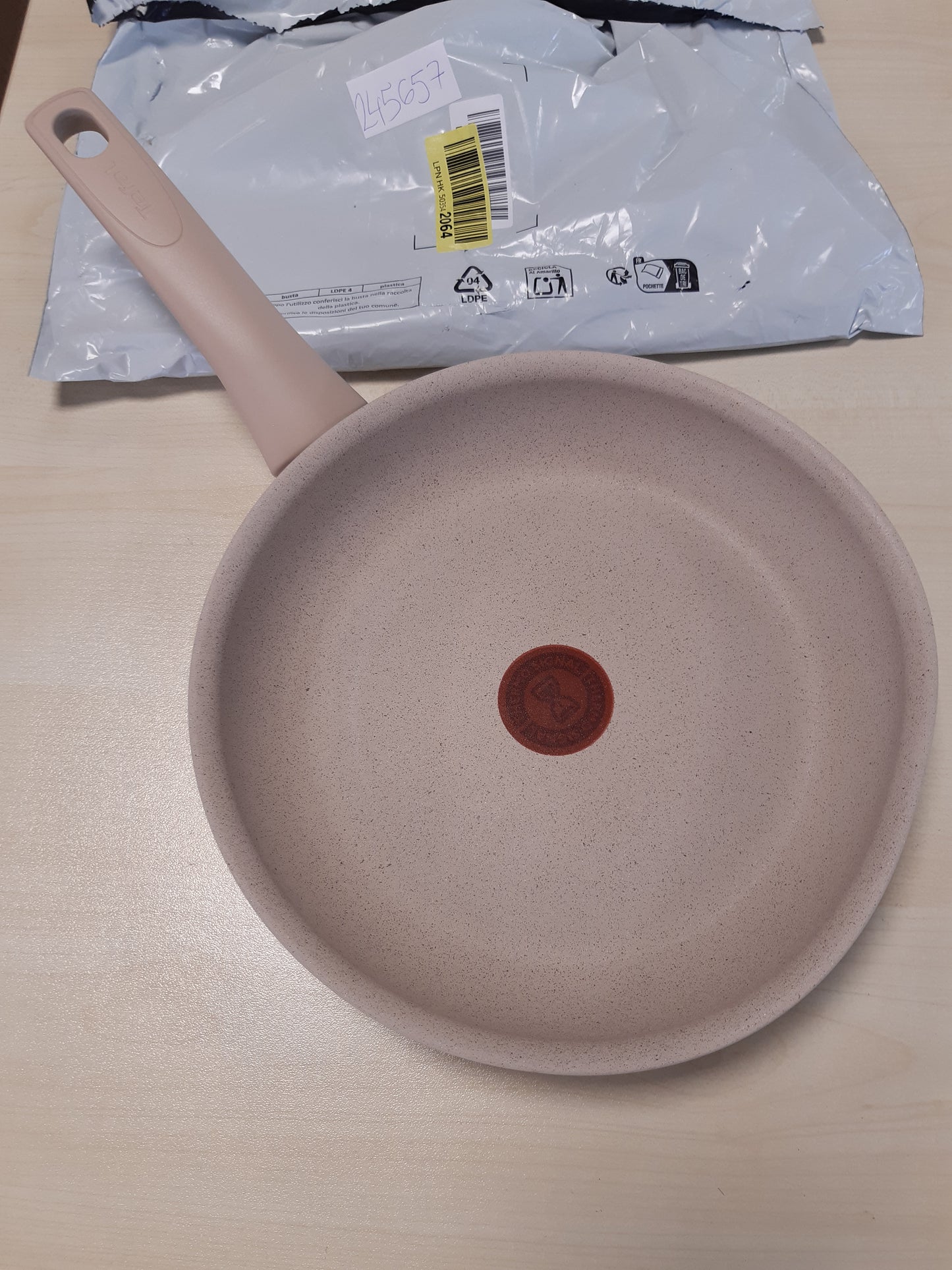 245657 - TEFAL - Tigan G29304 Delight 24 cm | Veshje e sigurt jo ngjitëse | Tregues temperature termo-sinjal | Trup alumini 100% i ricikluar | I pajtueshëm me induksion | Prodhuar në Francë | Gur ranor