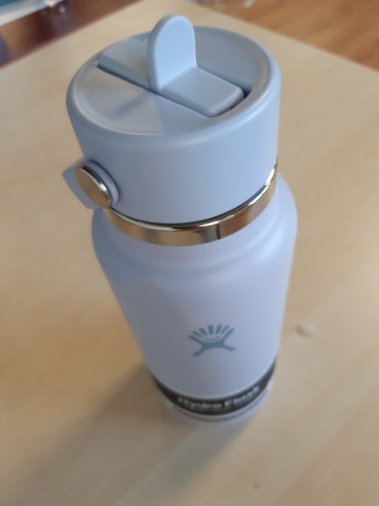 213464 - HYDRO FLASK Shishe Standarde Uji e Izoluar me Gojë 946 ml (32 oz) me Kapak të Papërshkueshëm nga Rrjedhja