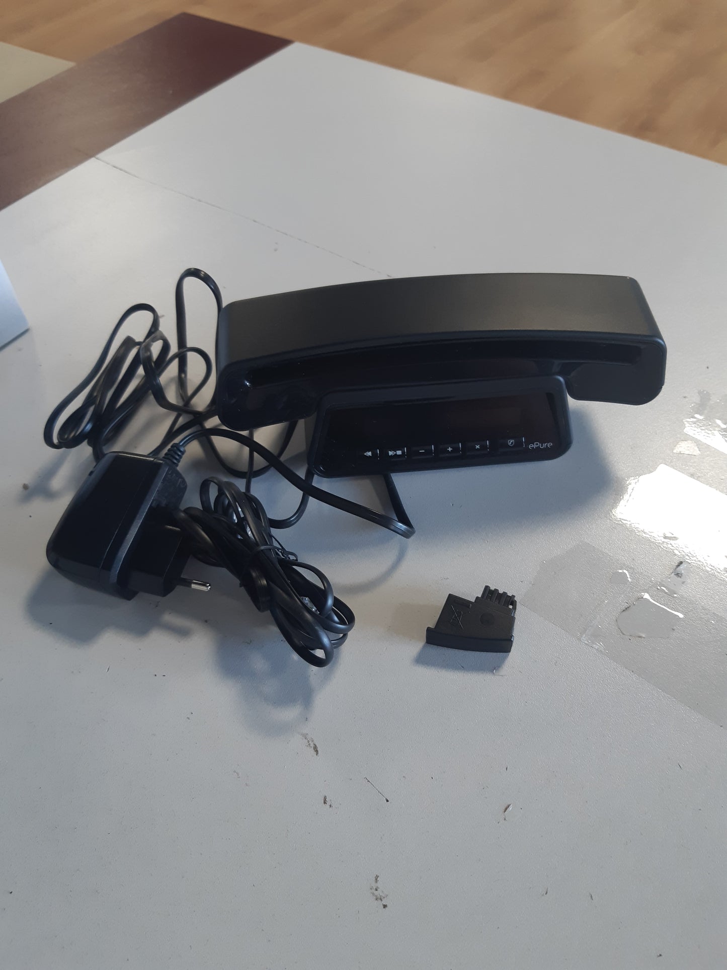 268173 - ALCATEL – Epure Premium – Telefon fiks pa tel DECT me sekretarinë telefonike – Ekran i madh grafik – E Zi