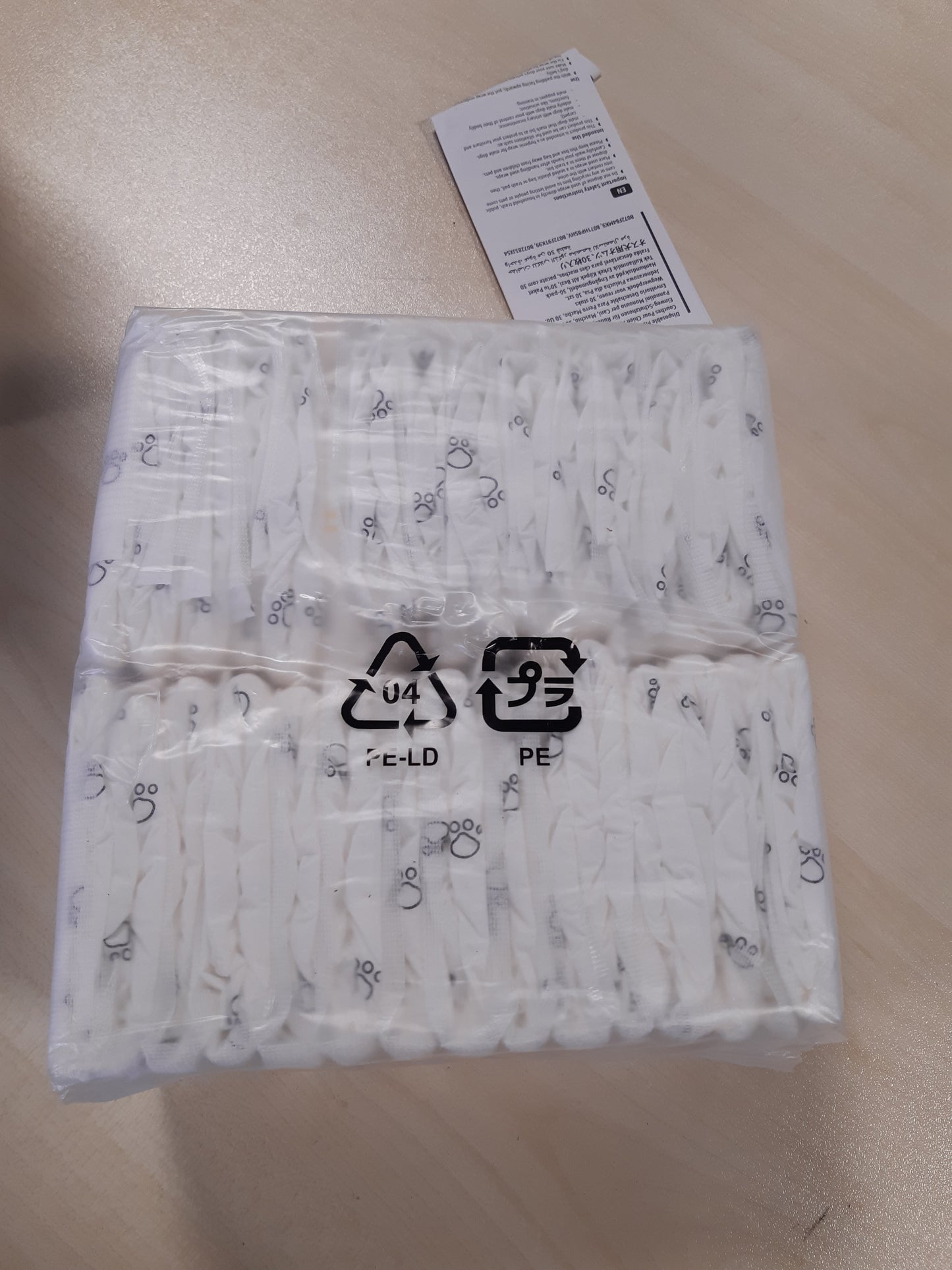 201135 - AMAZON BASICS Pelenat për Qen Meshkuj, Të Disponueshme, Madhësia XS, Ngjyra e Bardhë, Seti prej 30 Copë