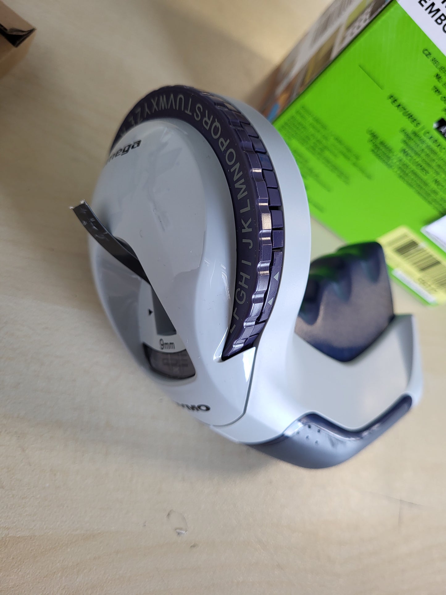 266860 - DYMO Omega Makinë për krijimin e etiketave e vogël me sistem rrotullimi dhe klikimi, dizajn ergonomik, për projekte shtëpiake, artizanale dhe hobi