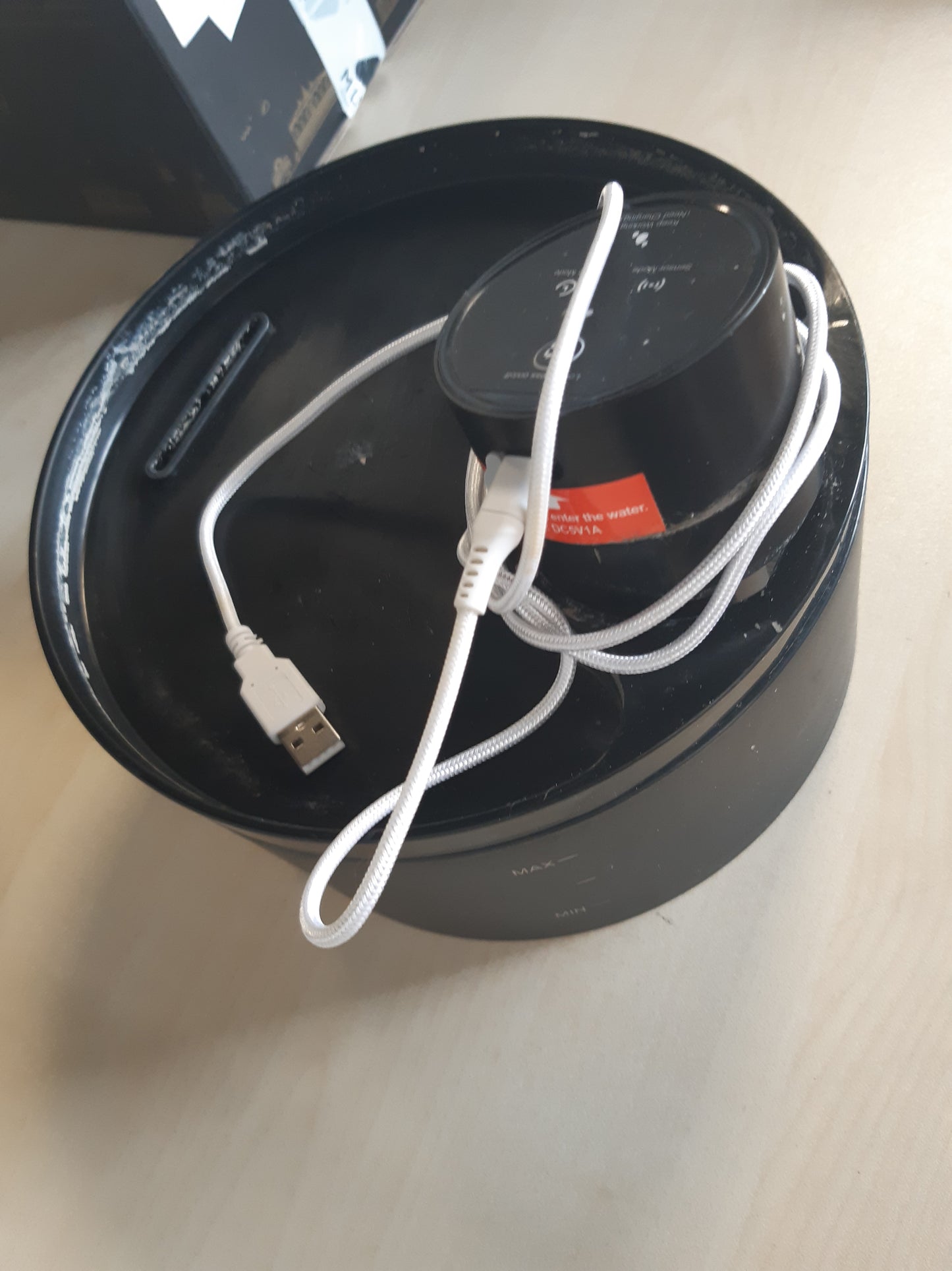 260934 - Shatërvan uji pa tel për mace, kapacitet: 3.2L, bateri e rikarikueshme 4200 mAh, dispenser uji automatik i heshtur, me sensor lëvizjeje, ngjyra: e zezë