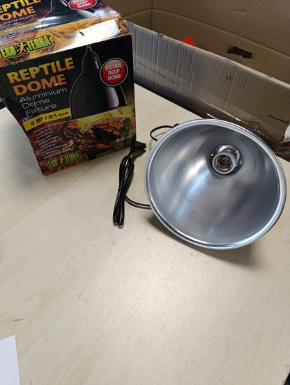 214021 - Exo Terra Reptile Dome, llambë reflektuese alumini, prizë prej porcelani rezistente ndaj nxehtësisë, e përshtatshme për llamba deri në 160W, prizë E27, e zezë