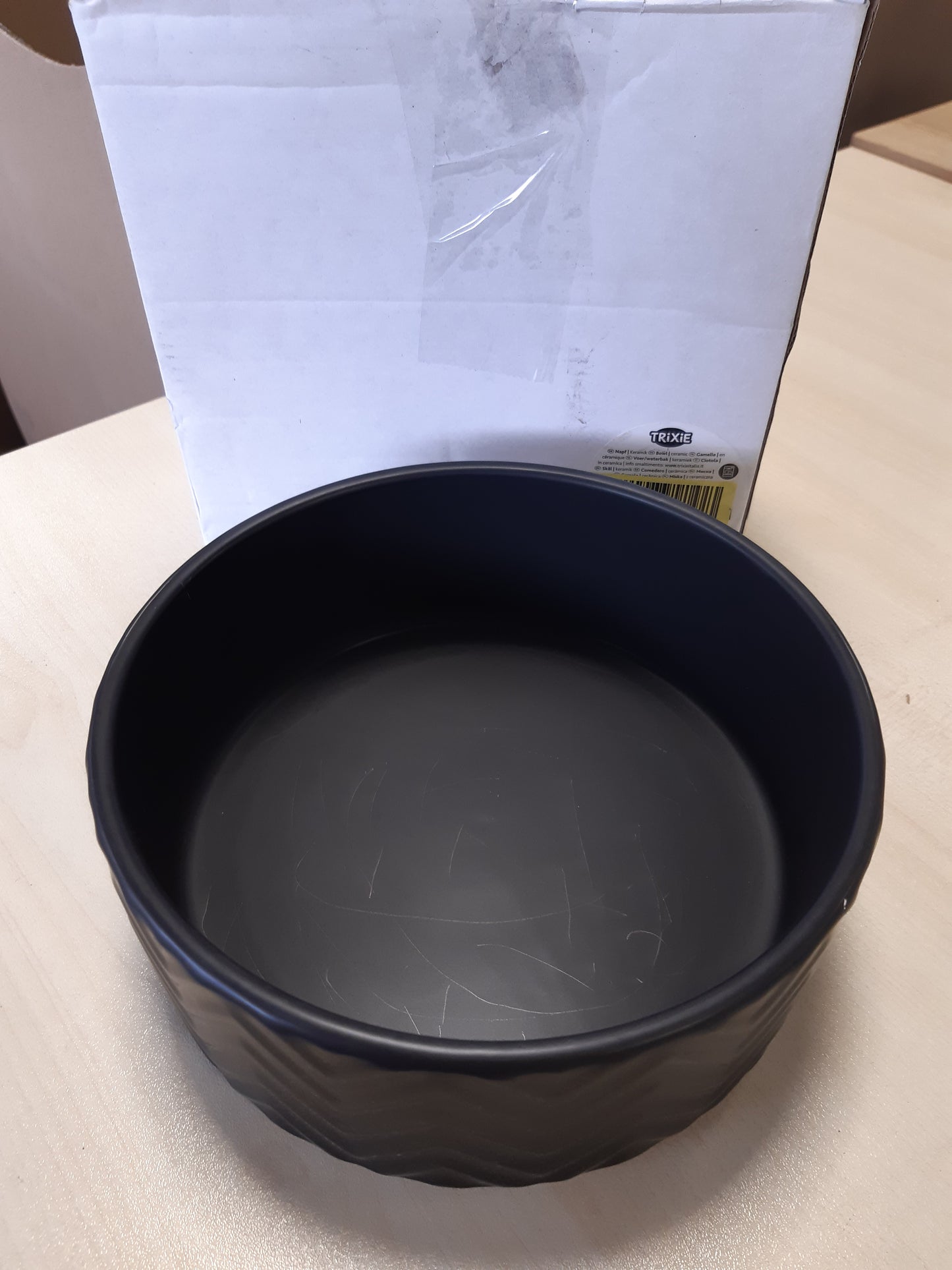 247394 - TRIXIE Enë ushqimi qeramike, 1.6 l/Ø 20 cm, i zi për qen