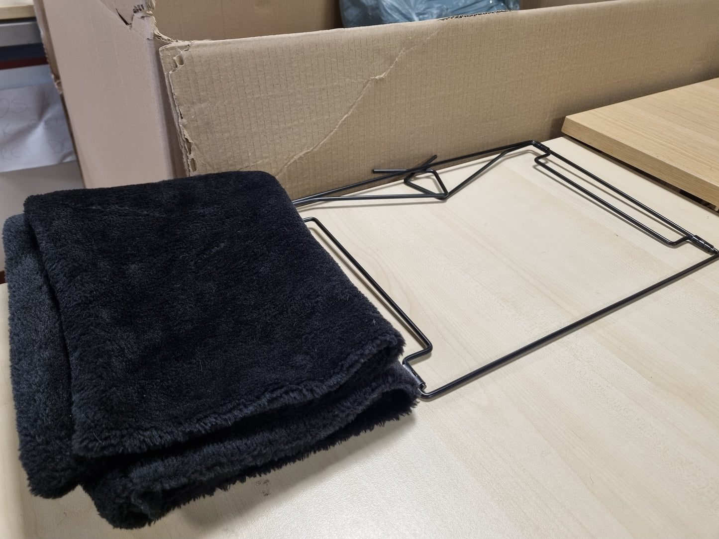 253575 - PETLICITY® SHTRAT RADIATORI I VARUR PËR MACE DHE QEN, Ngrohtë dhe i Rehatshëm, Mbulesë e Lavashme, Kornizë e Palosshme
