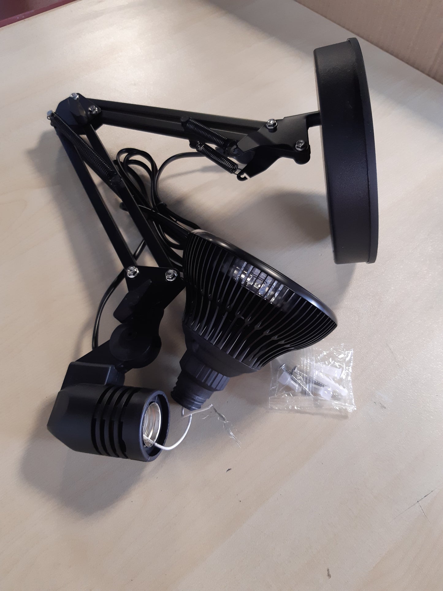 213466 - Llambë me dritë të kuqe me 18 LED, llambë infra të kuqe, 660nm dhe 850nm