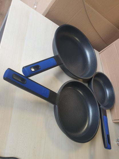250166 - BRA Set Tiganësh Advanced, alumin i derdhur jo-ngjitës pa PFOA, 18|22|26 cm, rezistent ndaj gërvishtjeve, i përshtatshëm për soba me induksion