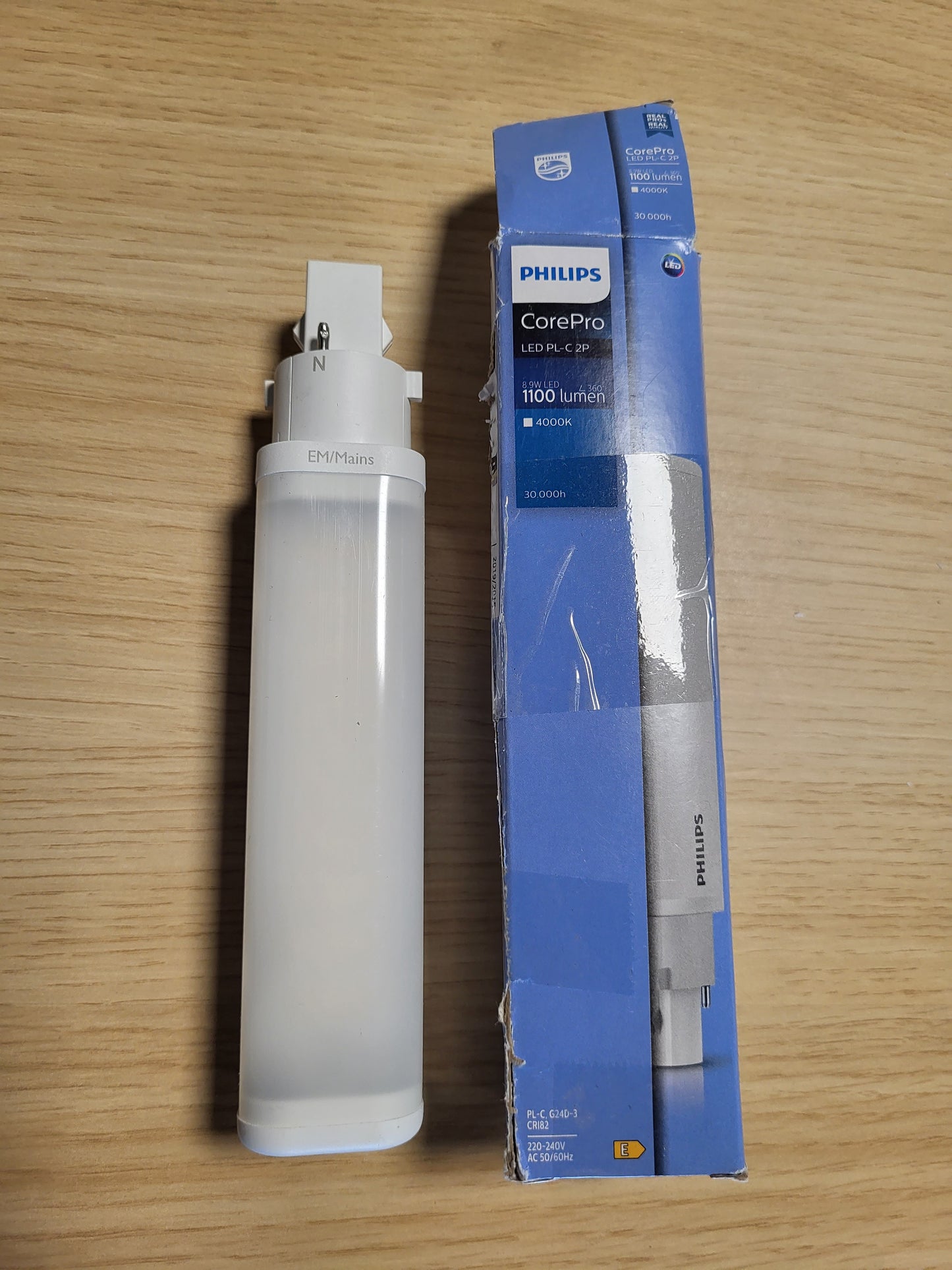 248151 - PHILIPS Llampa LED Kompakt CorePro PLC, G24d-3, 8.9W, 4000K, 1100lm