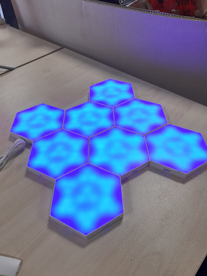 191262 - LED - Dritë gjashtëkëndëshe e murit për lojëra, me 8 panele RGB të mëdha (15 x 12.9cm), sinkronizim muzikor, ideale për dhomën e ndenjes, dhomën e gjumit, dhe dekorim lojërash