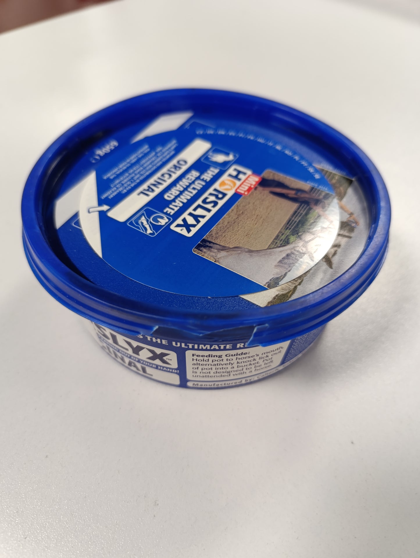 220194 - Mini Horslyx Bllok lëpirjeje, shtesë ushqimore për kuaj, origjinale 650g