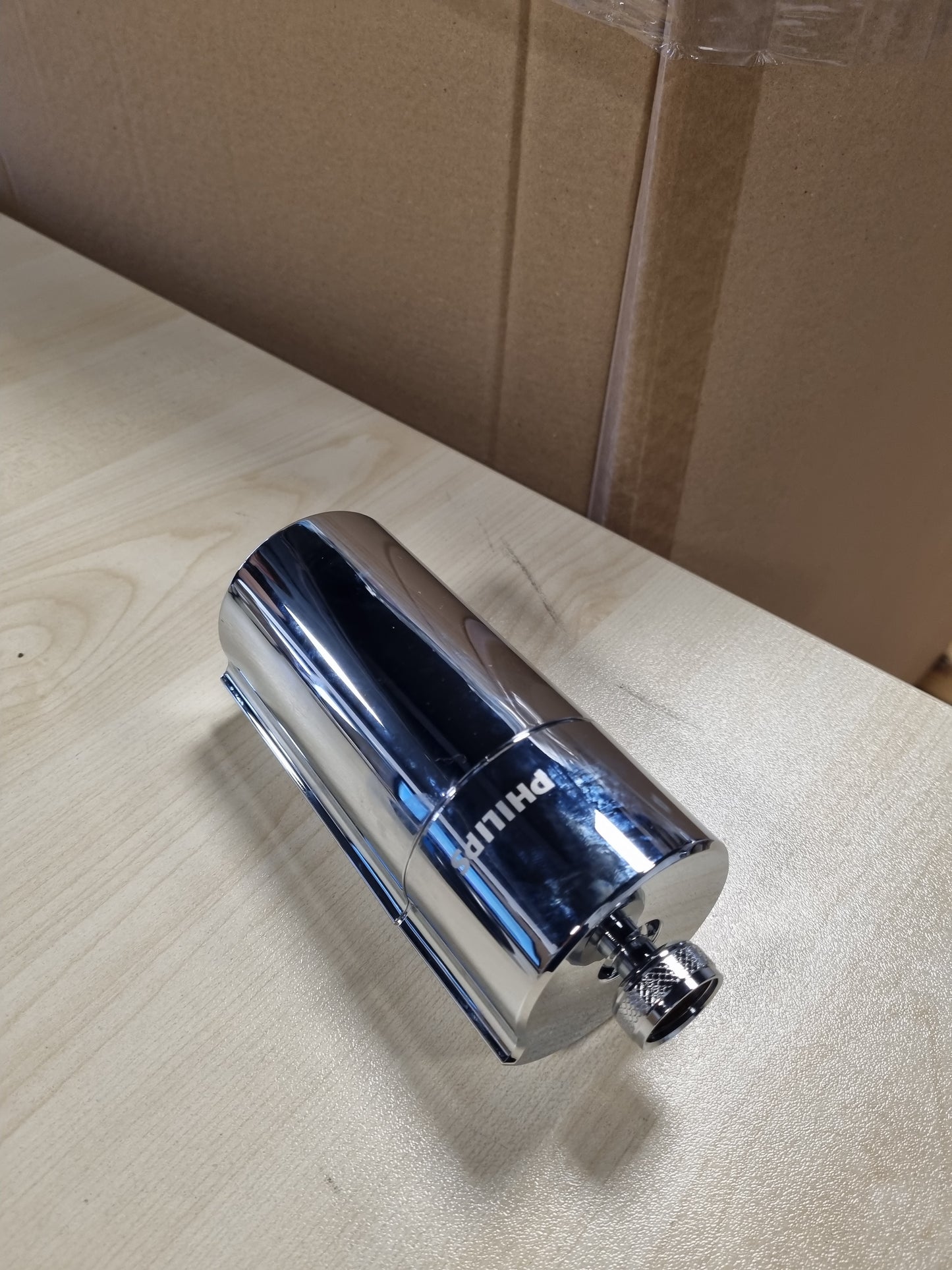 209261 - PHILIPS Filtër Dushi me 1 Fishek Zëvendësues - Kapacitet 50,000L, Ultra Eficent në Zvogëlimin e Klorit deri në 99%, Material Krom, Përshtatet me Tubat dhe Aksesorët Standarde