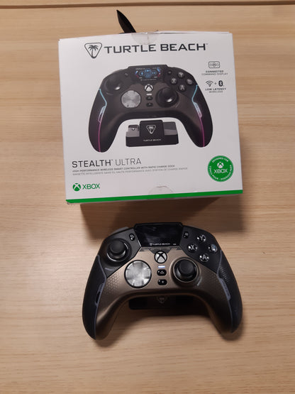 103719 - TURTLE BEACH Kontrollues Lojërash Stealth Ultra Wireless për Xbox Series X|S, Xbox One dhe PC me Stacion Ngarkimi të Shpejtë dhe Ekran Komandash, Levizje të Rregullueshme të Shkëputjes [I Licencuar Zyrtarisht për Xbox]