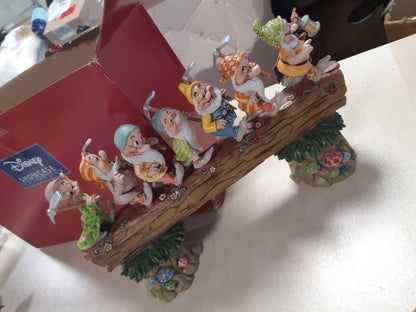 170029 - ENESCO Figurinë Disney Traditions 4005434 e Shtatë Xhuxhëve në Rrëshirë, Materiali i Bardhë, 20 cm