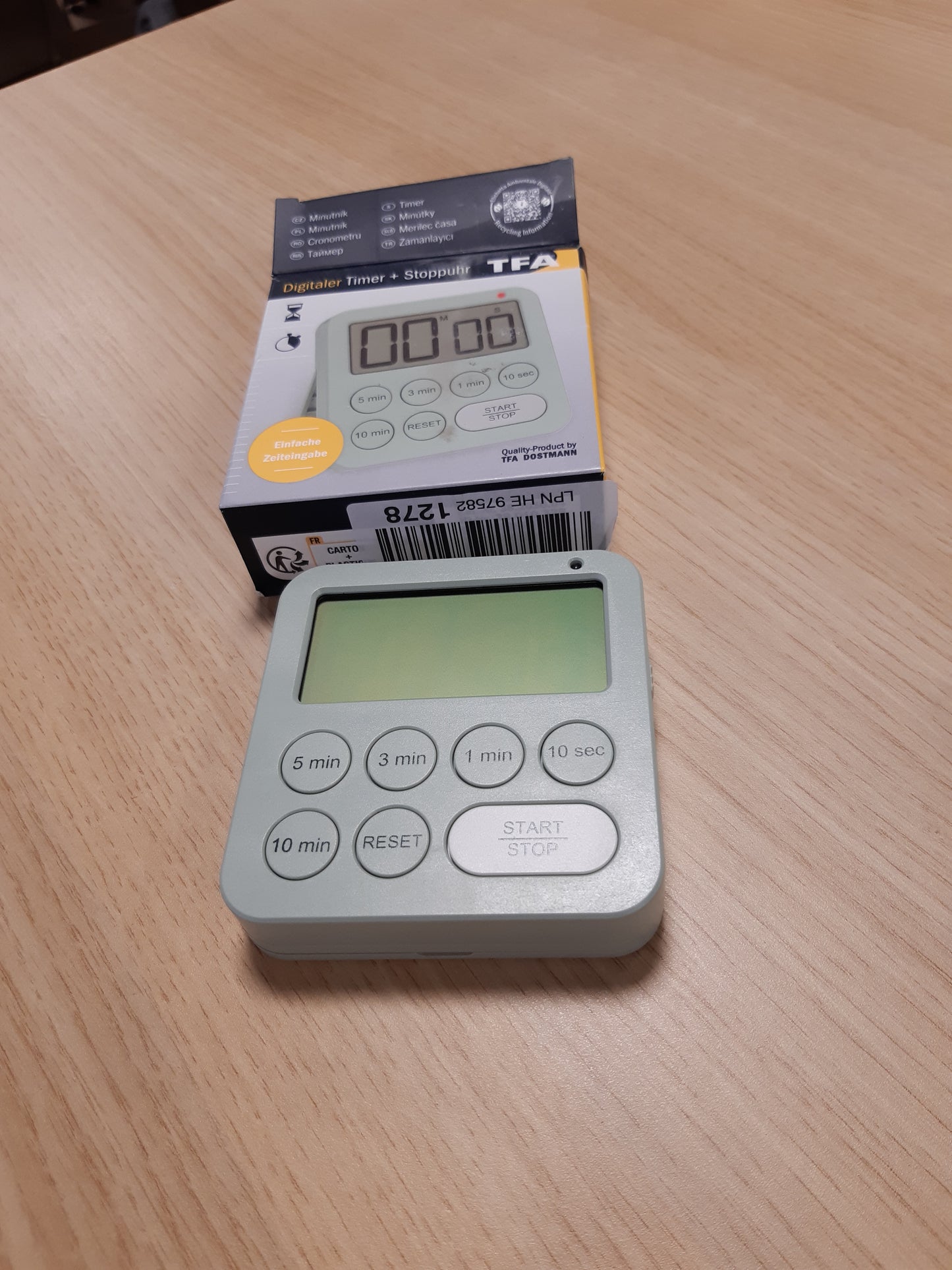 137800 - TFA DOSTMANN Kohëmatës Dixhital për Sporte/Kuzhinë/Mësim, 38.2056, I Pajisur me Kronometër dhe Magnet, 3 Nivele Vëllimi, Përzgjedhje e Shpejtë, Ekran i Madh, Dritë Paralajmëruese LED Vizuale, Ngjyra Jeshile