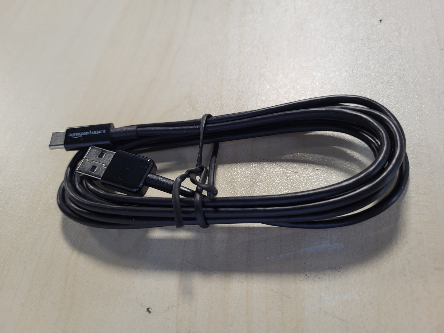 267386 - Amazon Basics Kabllo karikimi të shpejtë USB-C në USB-A 2.0, 1.8 m, shpejtësi 480 Mbps, i zi