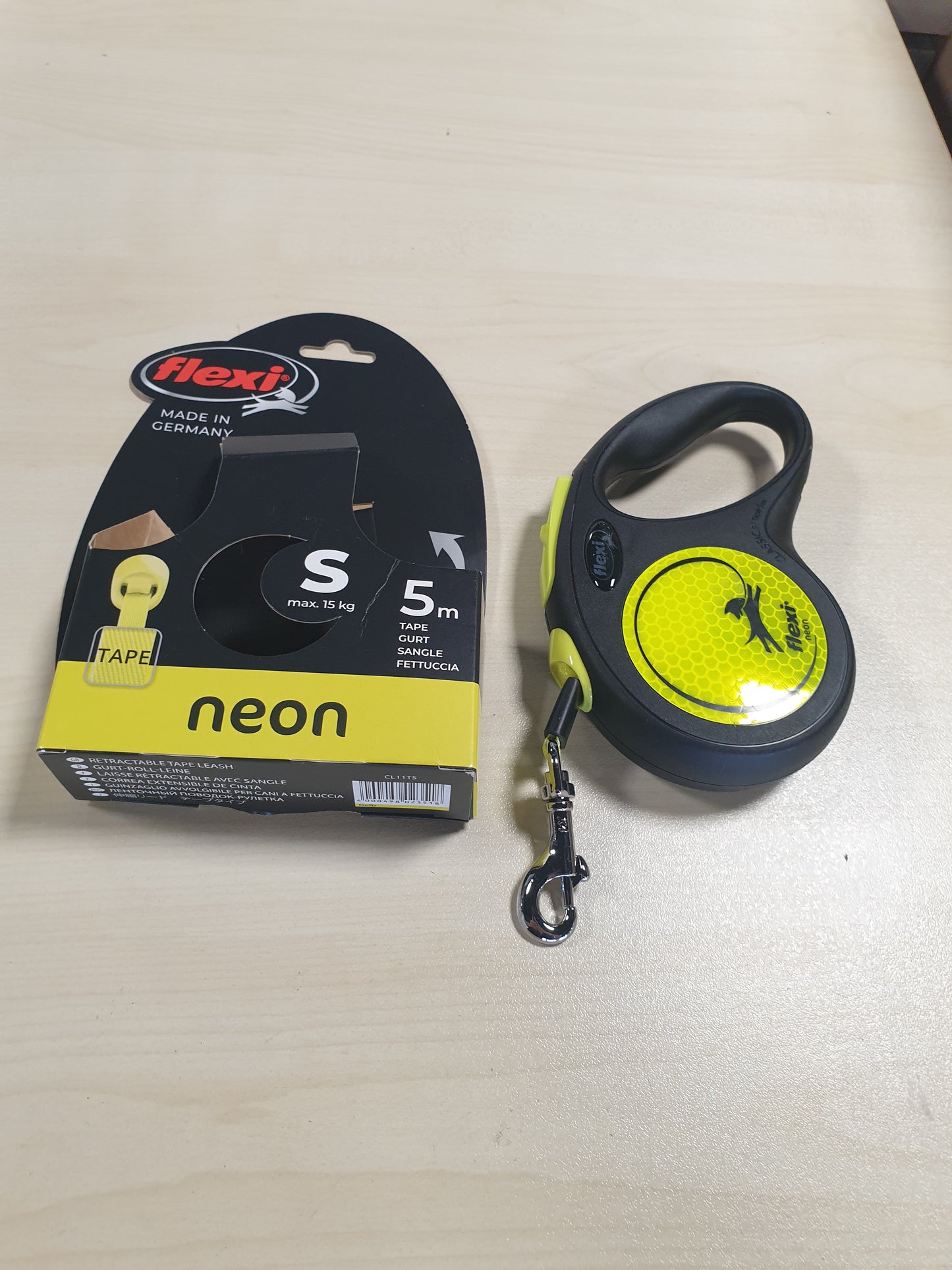 257251 - FLEXI® Lidhëse e tërheqshme Neon S 5m e zezë/e verdhë neoni për qen deri në maksimum 15 kg