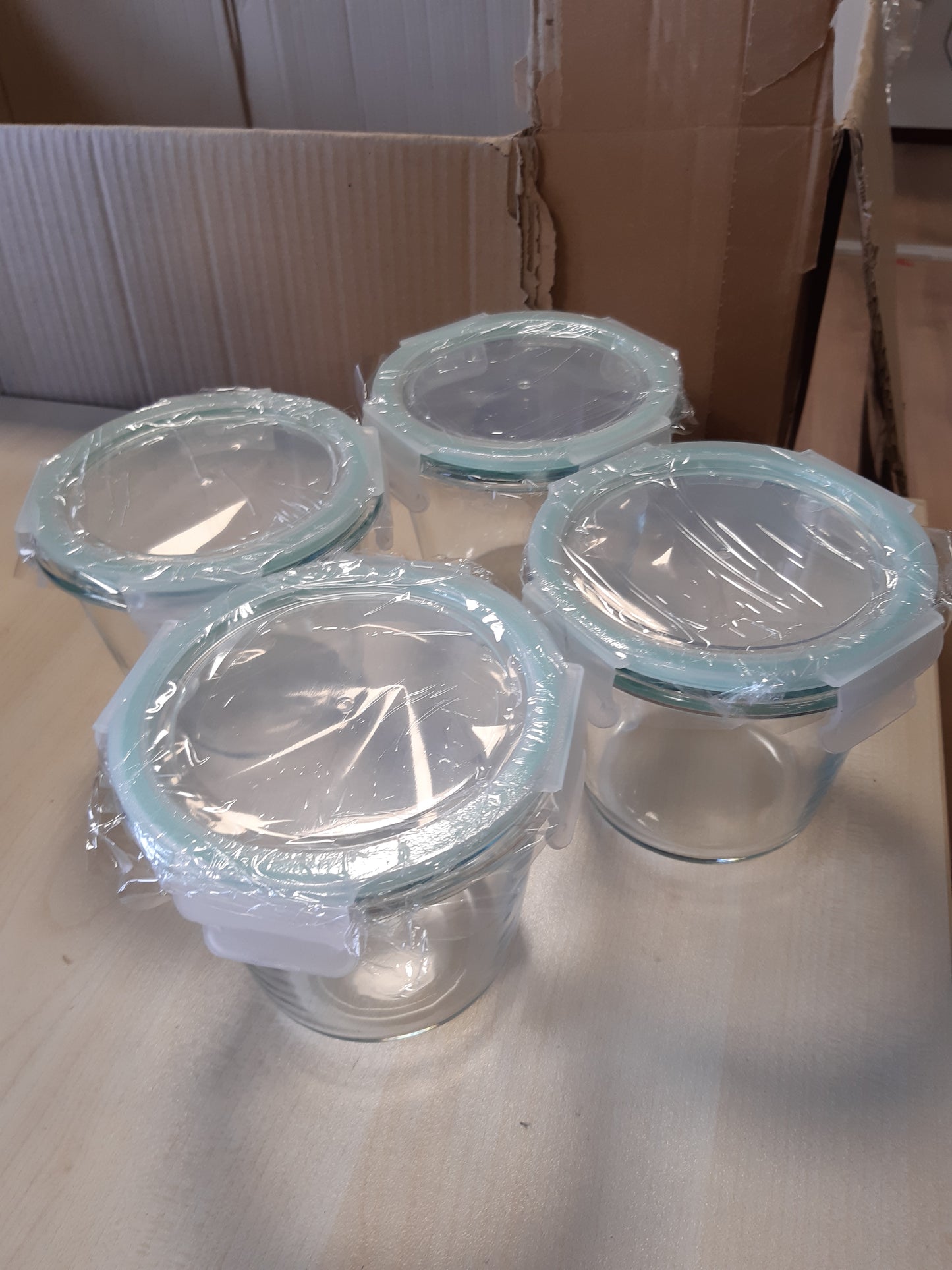 262419 - HAUSVIVO Enë qelqi me kapakë, 650ml, qelqi borosilikat, Set prej 4 kavanozësh dhe tasa qelqi