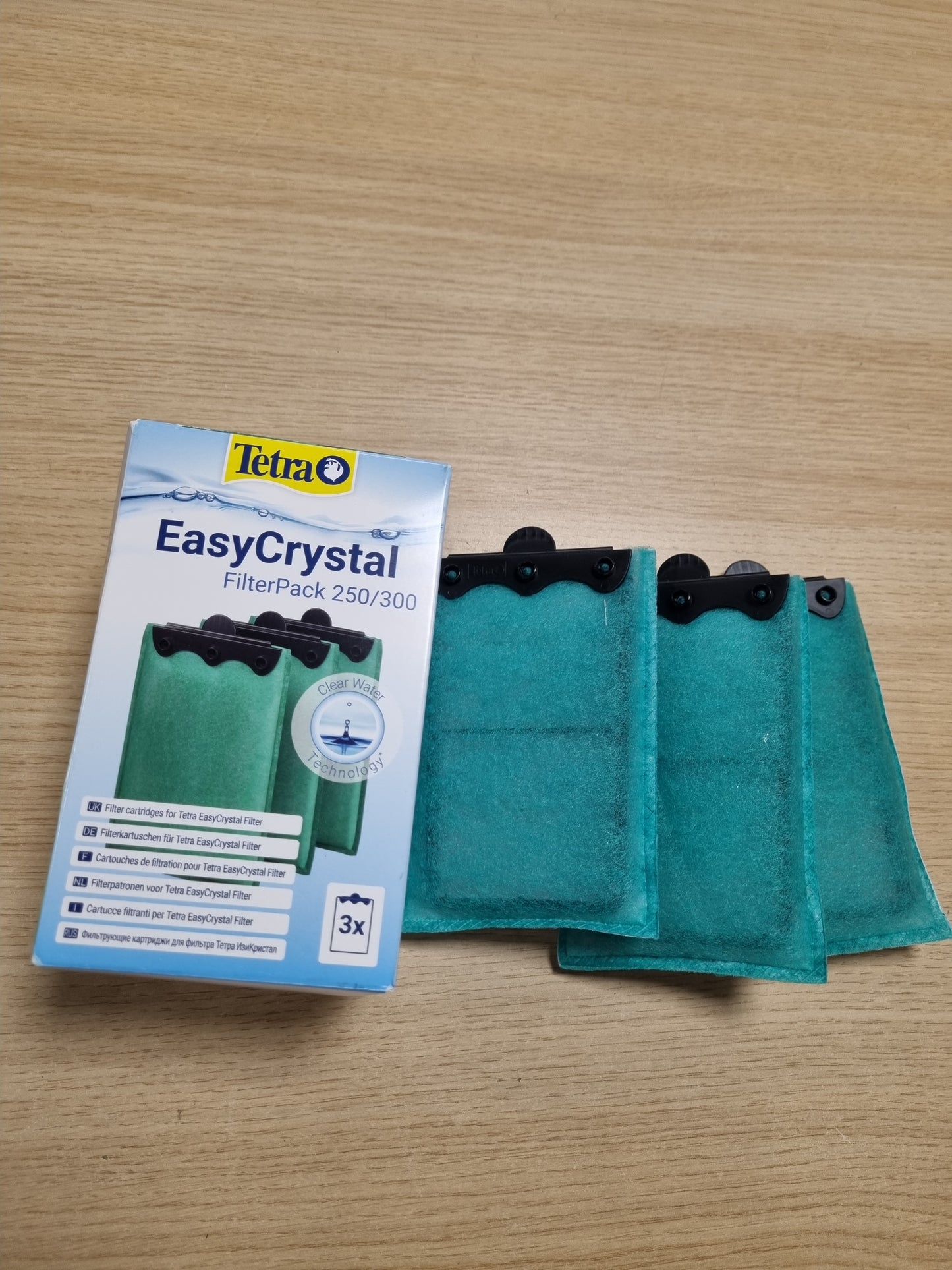 258334 - Tetra - Paketa e Filtrit EasyCrystal 250/300, material filtri për akuariume nga 15-60 litra, 3 copë